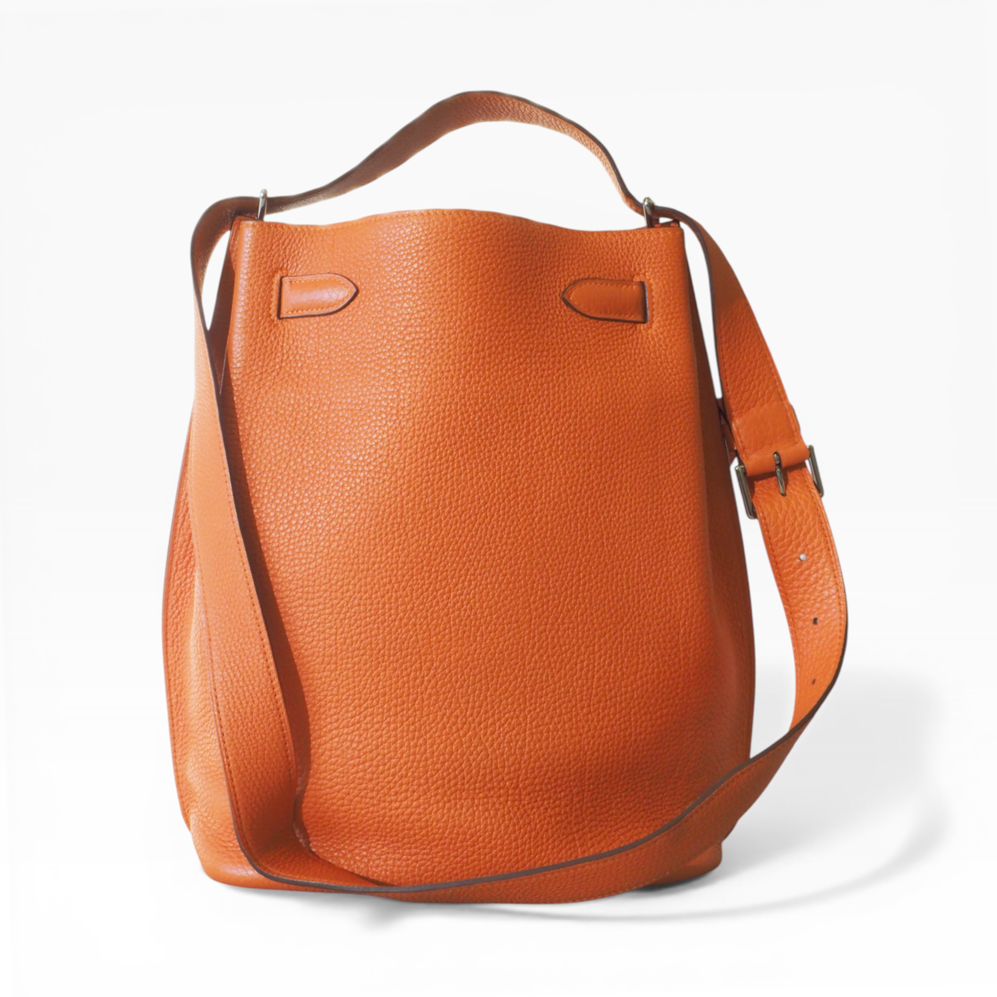 Hermès - So Kelly 22 Orange Togo (PHW)