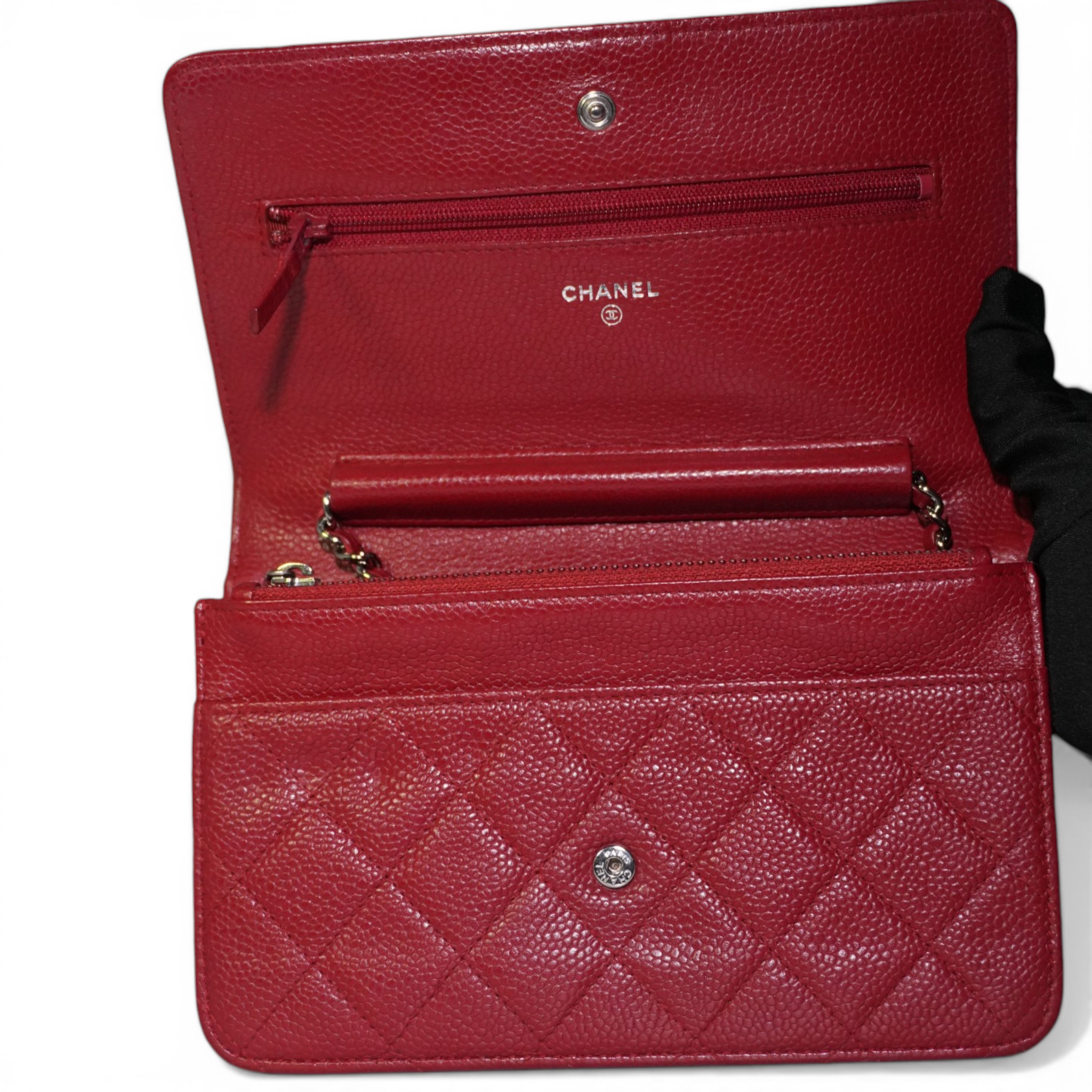 Chanel - WOC Red Caviar Holo 18 (SHW)