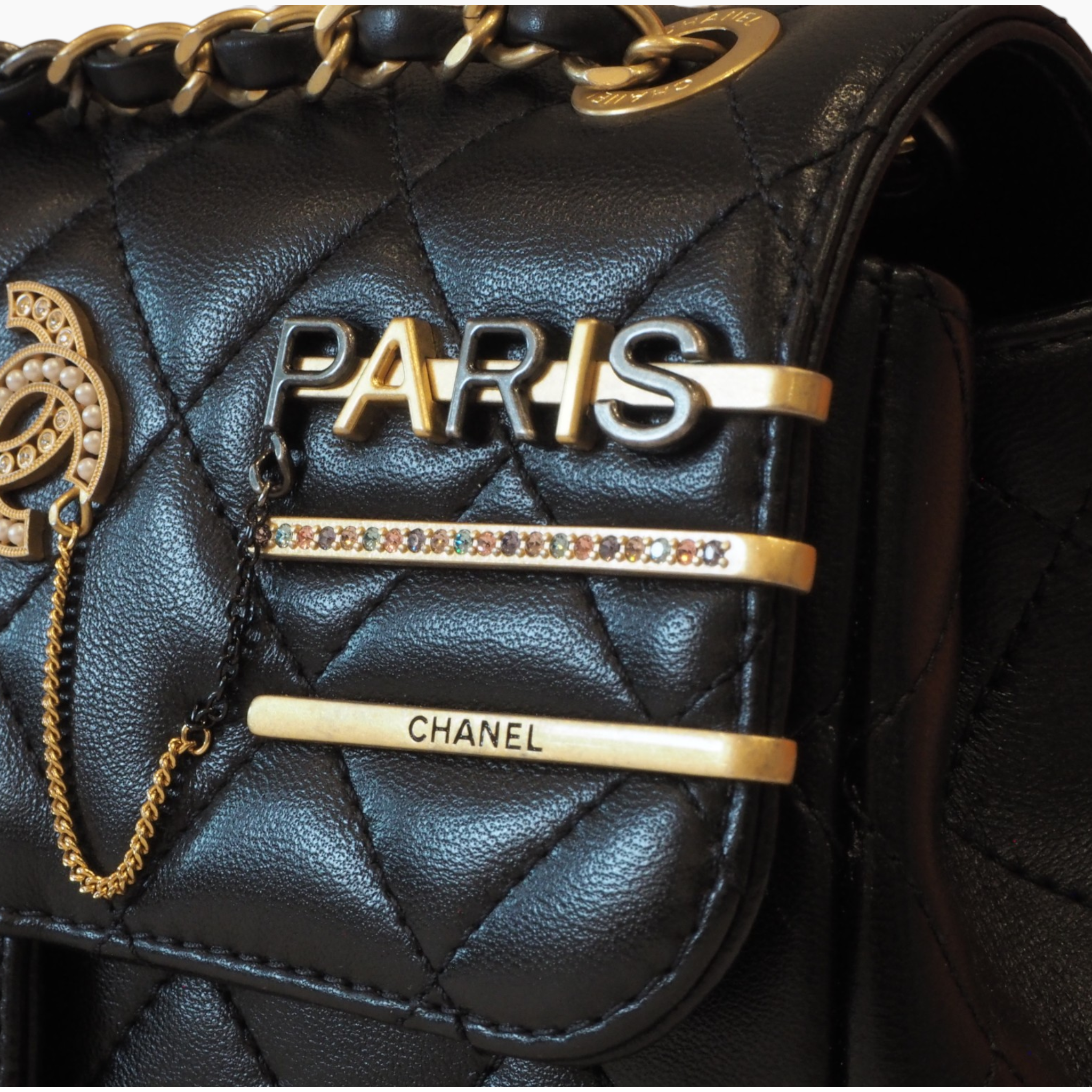 NEW CHANEL - 8.5" Matelasse Hairpin Shoulder Black Microchip