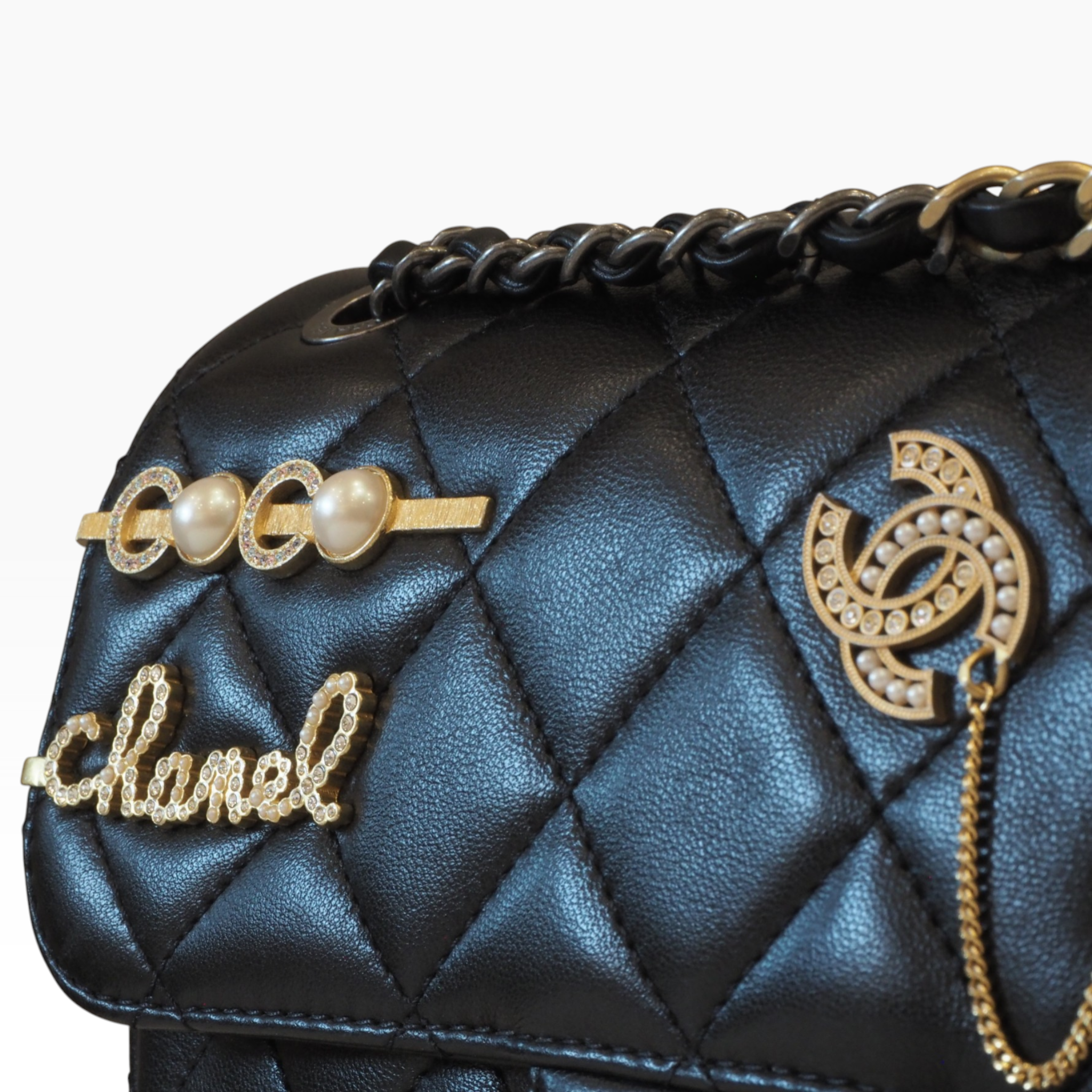 NEW CHANEL - 8.5" Matelasse Hairpin Shoulder Black Microchip