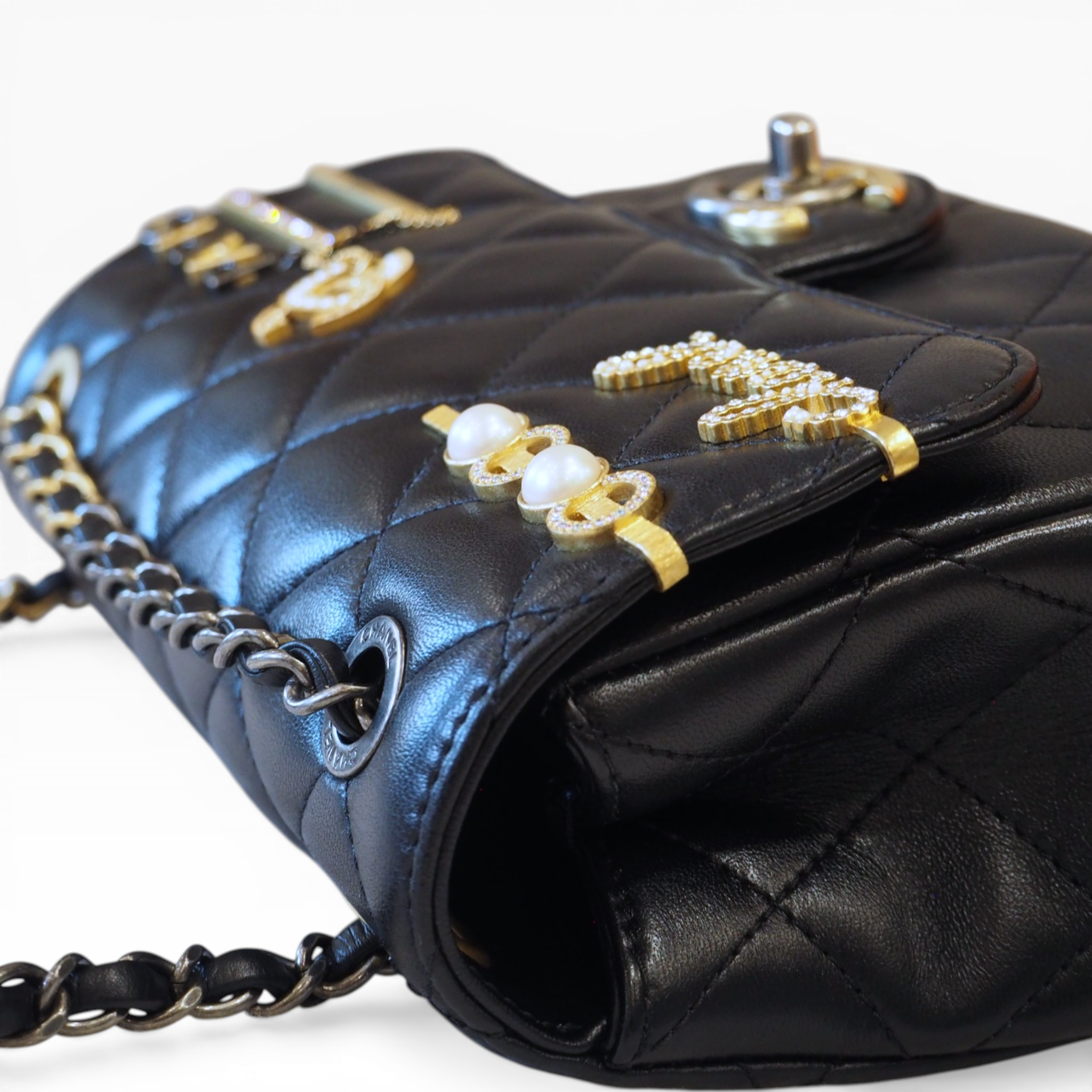 NEW CHANEL - 8.5" Matelasse Hairpin Shoulder Black Microchip