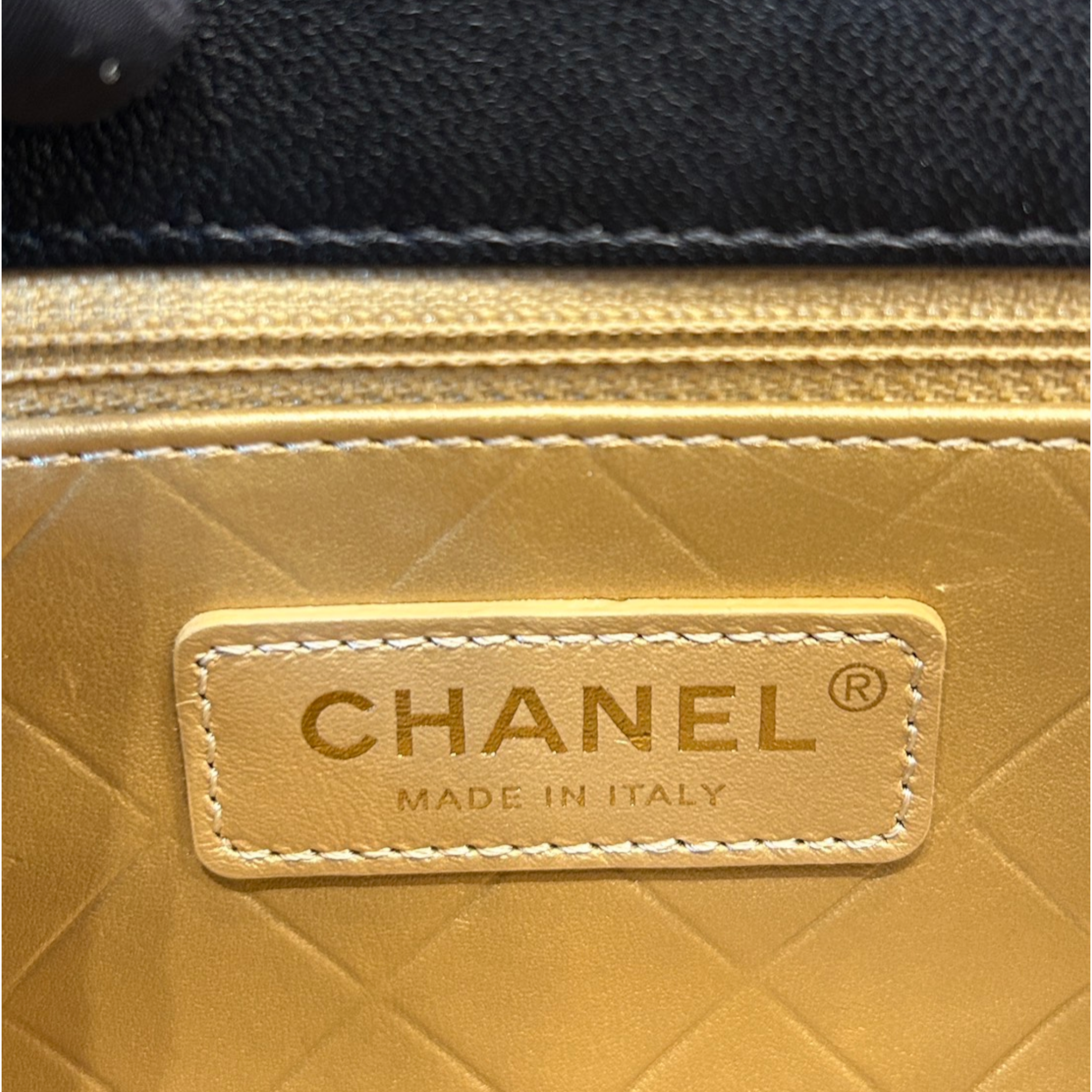NEW CHANEL - 8.5" Matelasse Hairpin Shoulder Black Microchip