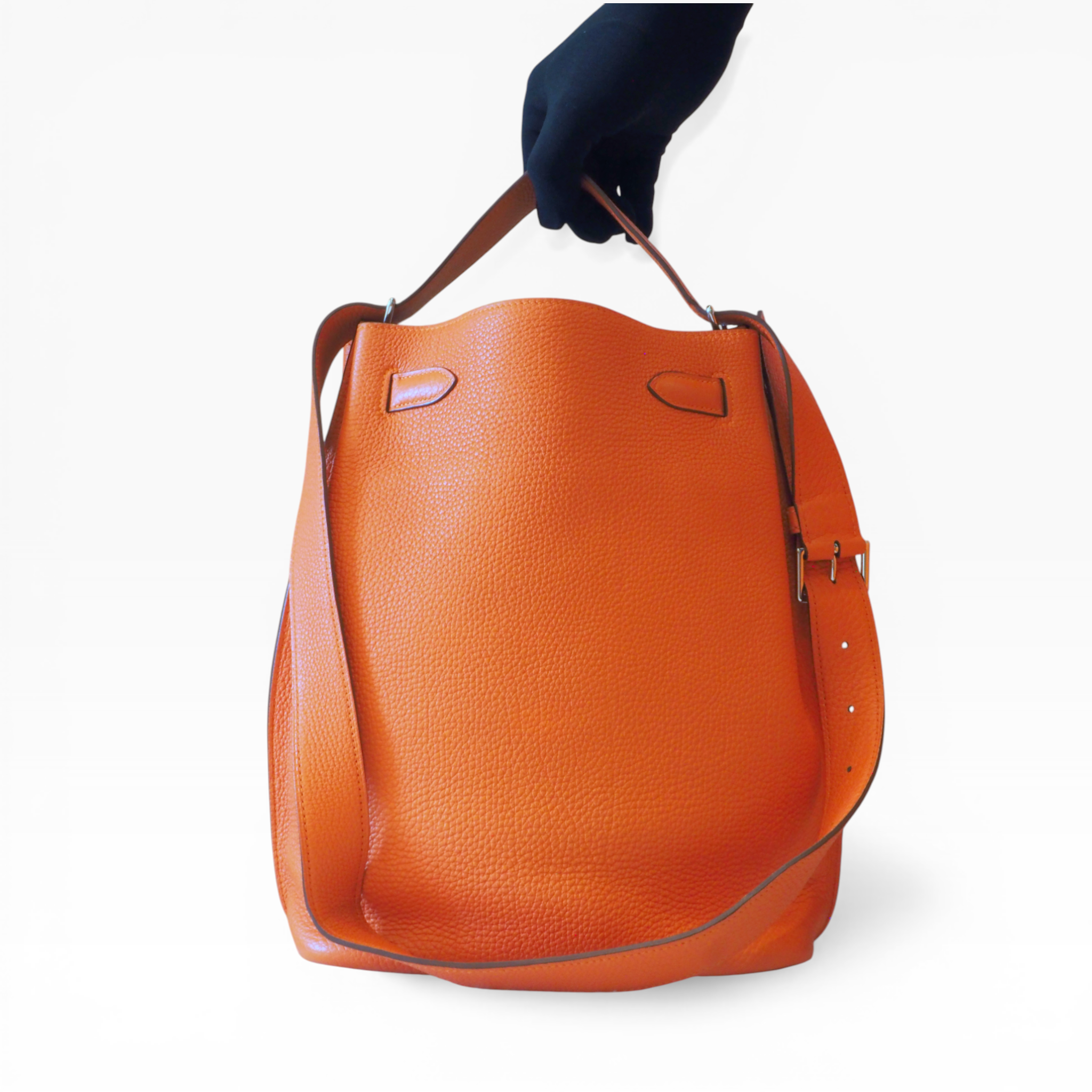 Hermès - So Kelly 22 Orange Togo (PHW)