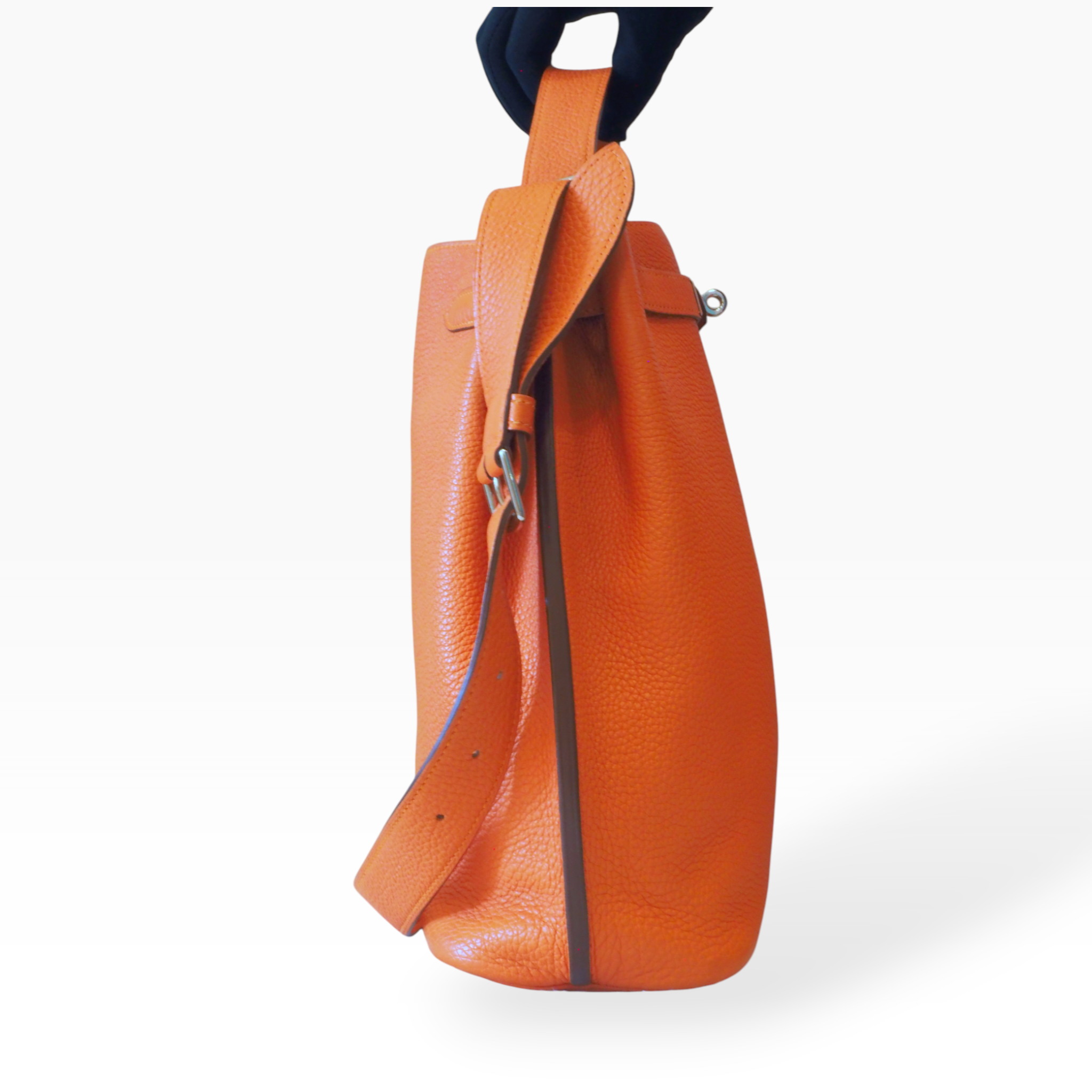 Hermès - So Kelly 22 Orange Togo (PHW)