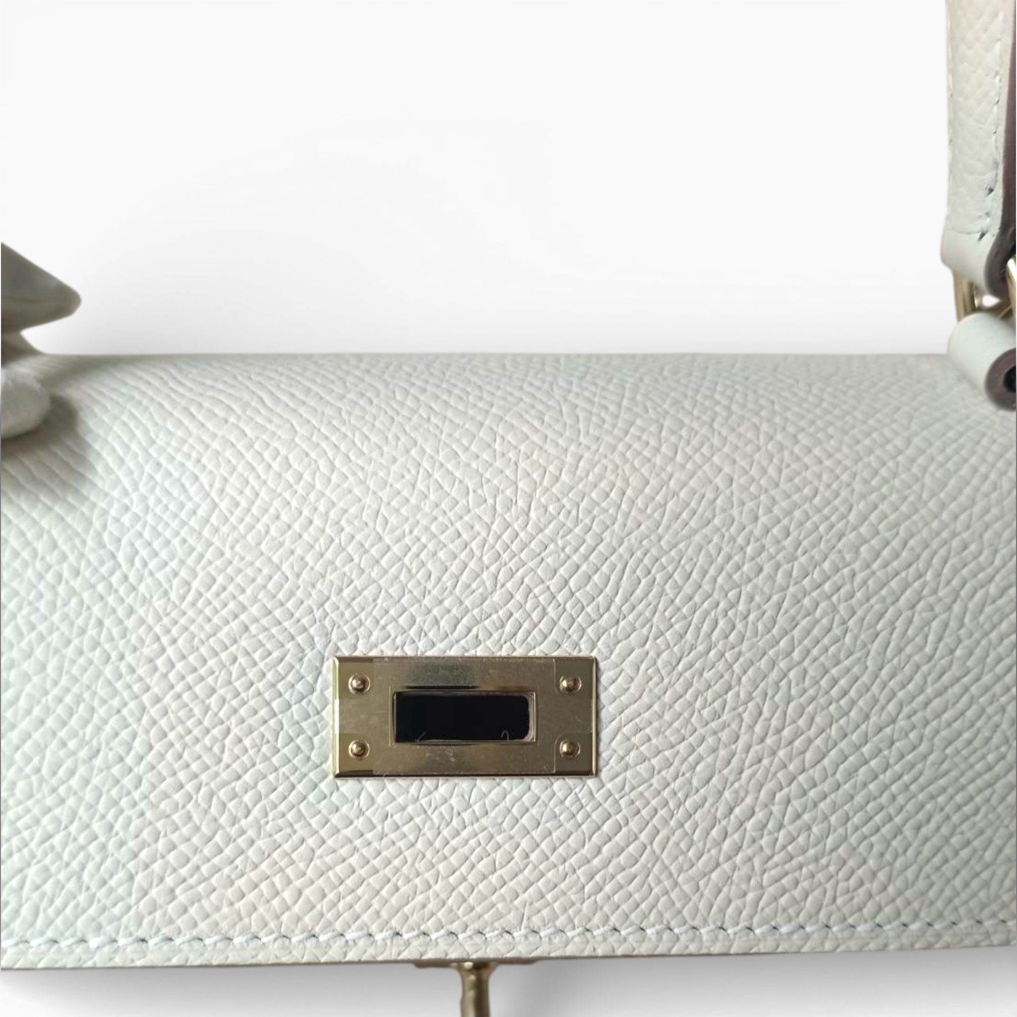 **Brand New** Hermès Sellier Kelly 25 - Ivory Craie Epsom Leather, Permabrass (Champagne Gold)